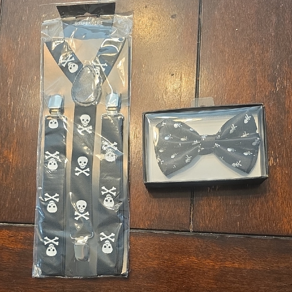 Black Skull Suspenders and Bow Tie Set